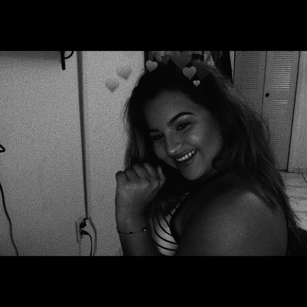 Meet your Posher, Melany catalina